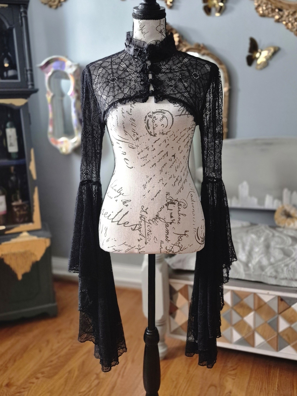 Dramatic Black Lace Victorian Bolero Shrug with Bell Sleeves Large